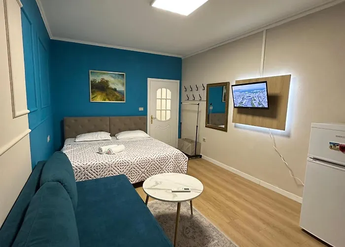 Cozy Central Studio With Terrace
